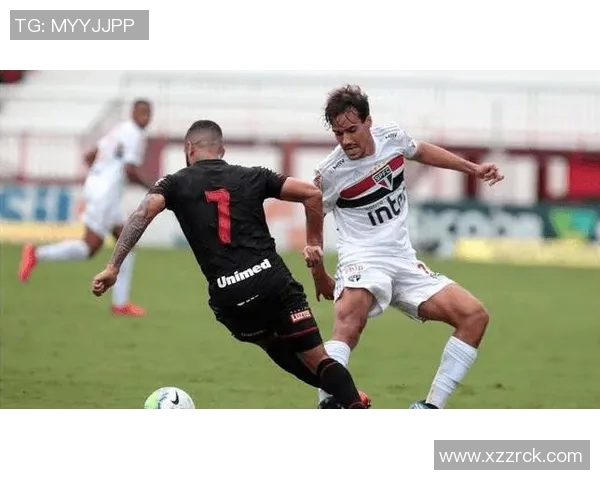 刘静独家解析足球技巧与战术分享让你更懂比赛背后的智慧