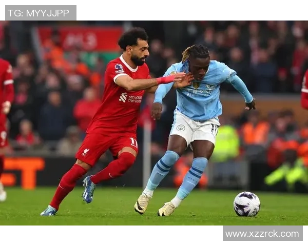利物浦与曼城激战正酣比分悬念迭起引发球迷热议